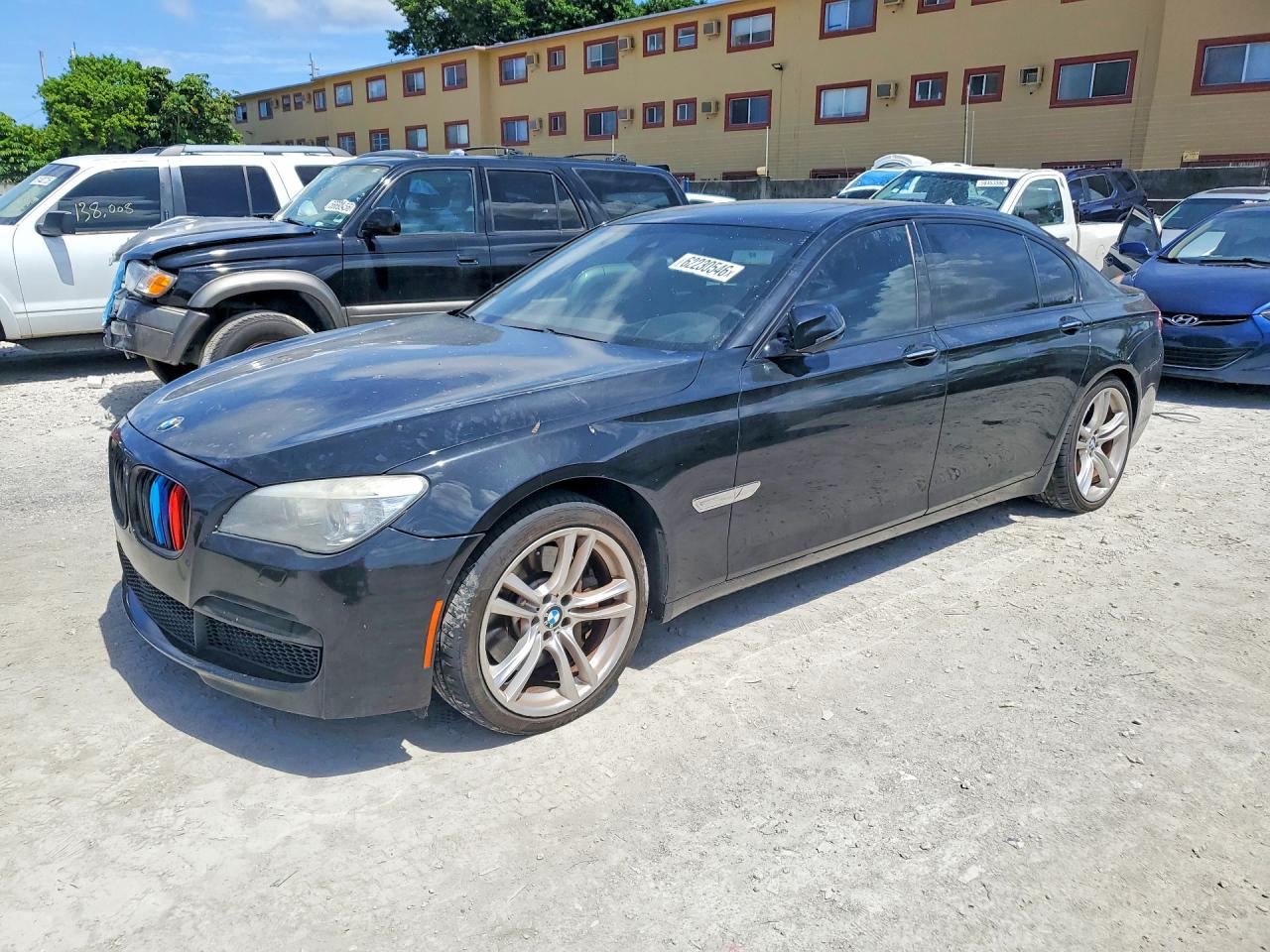 2013 BMW 7 Series 750Li xDrive, VIN WBAYF8C51DD140108 — Minor dents and scratches