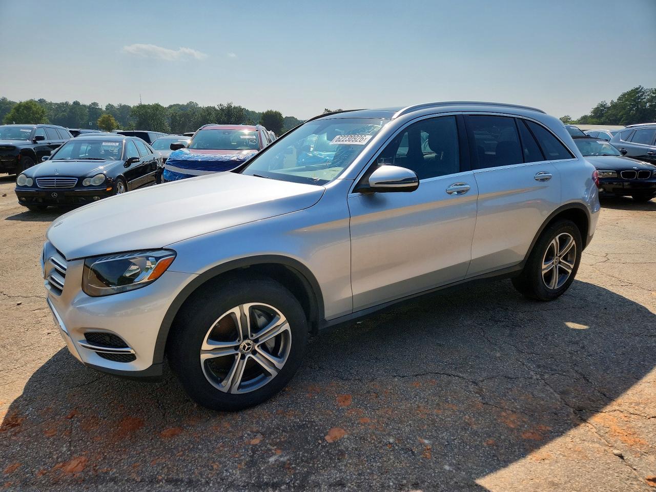 2017 Mercedes-Benz GLC 300, VIN WDC0G4JB0HV008563 — Normal wear