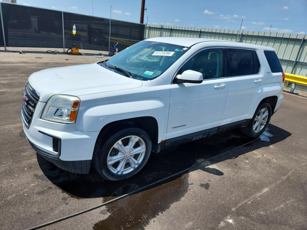 2017 GMC Terrain SLE, VIN 2GKFLSEK4H6162633 — Мелкие вмятины и царапины