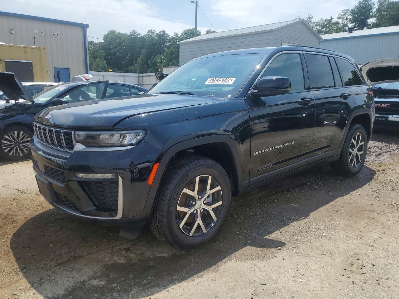 2026 Jeep Grand Cherokee Limited, VIN 1C4RJHBR3TC239575 — Front end