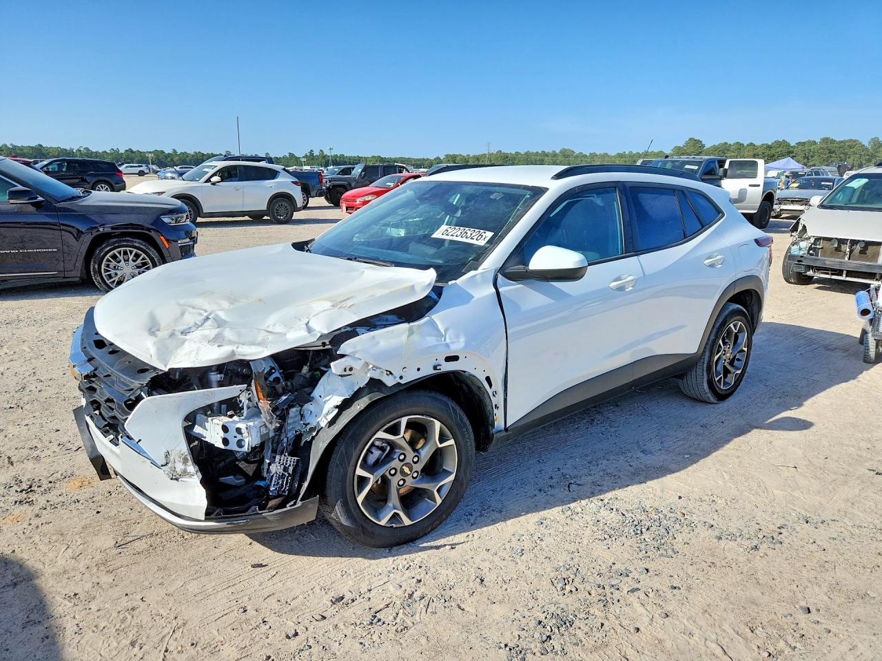 2025 Chevrolet Trax LT, VIN KL77LHEP7SC243636 — Front end