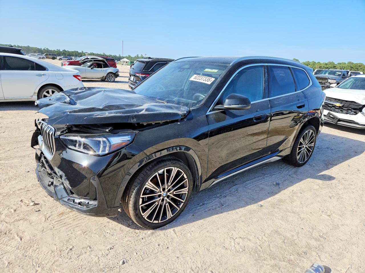 2025 BMW X1 xDrive28i, VIN WBX73EF02S5316048 — Перед