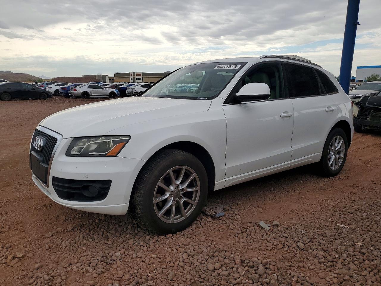 2011 Audi Q5 Premium Plus, VIN WA1LFAFPXBA050255 — Side