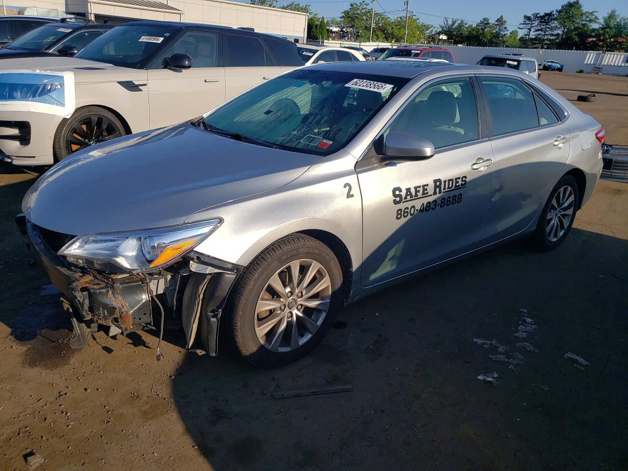 2015 Toyota Camry XLE, VIN 4T1BD1FK0FU173641 — Перед