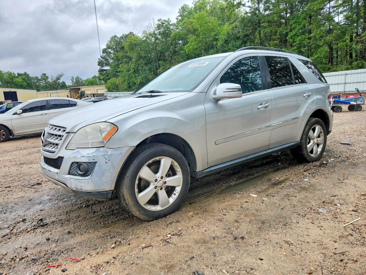 2011 Mercedes-Benz M 350, VIN 4JGBB8GB7BA638991 — Normal wear