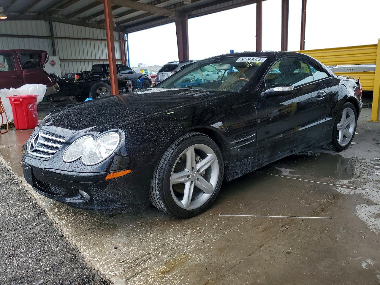 2005 Mercedes-Benz SL 500, VIN WDBSK75F35F106325 — Rear end