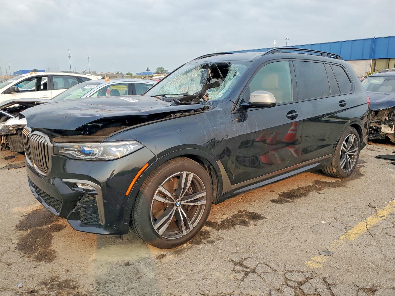 2022 BMW X7 M50i, VIN 5UXCX6C0XN9J34152 — Front end