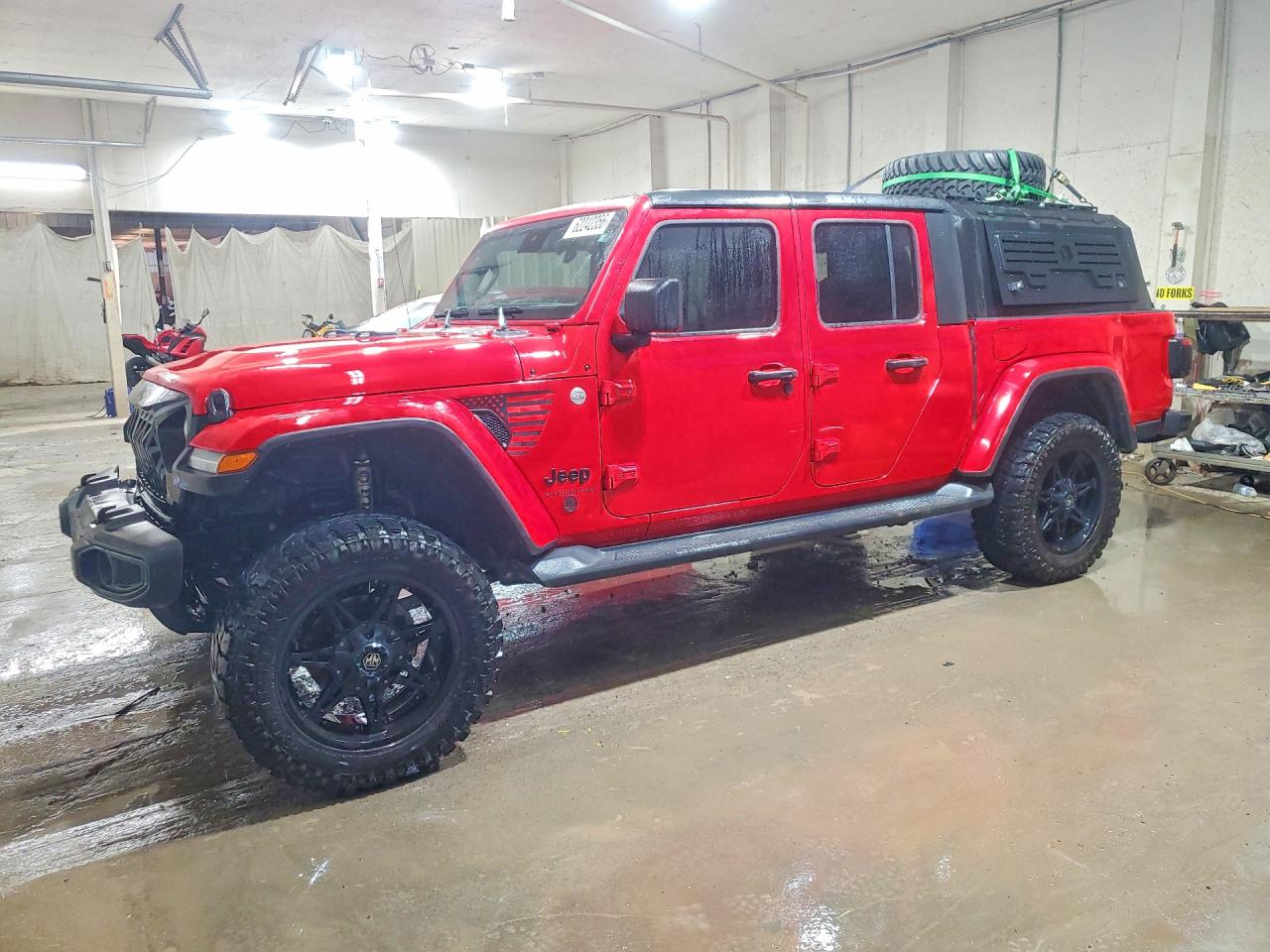2020 Jeep Gladiator Sport S, VIN 1C6JJTAG5LL177586 — Зад
