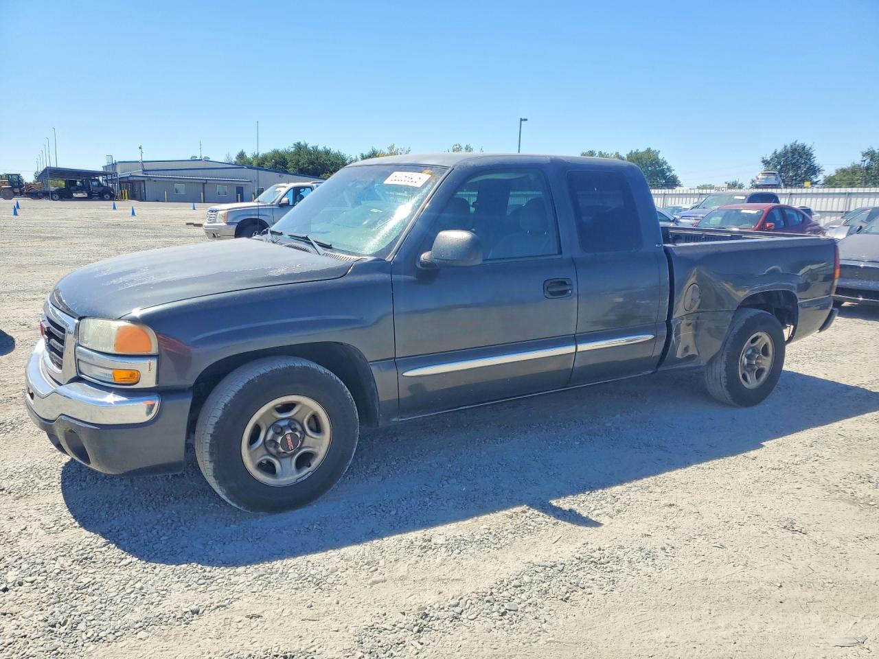 2003 GMC Sierra 1500 SLE, VIN 2GTEC19V231175215 — Side