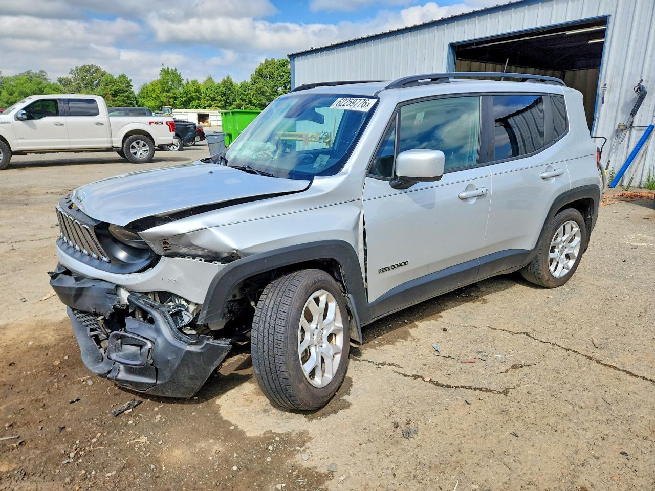 2018 Jeep Renegade Latitude, VIN ZACCJABB8JPJ07854 — Front end