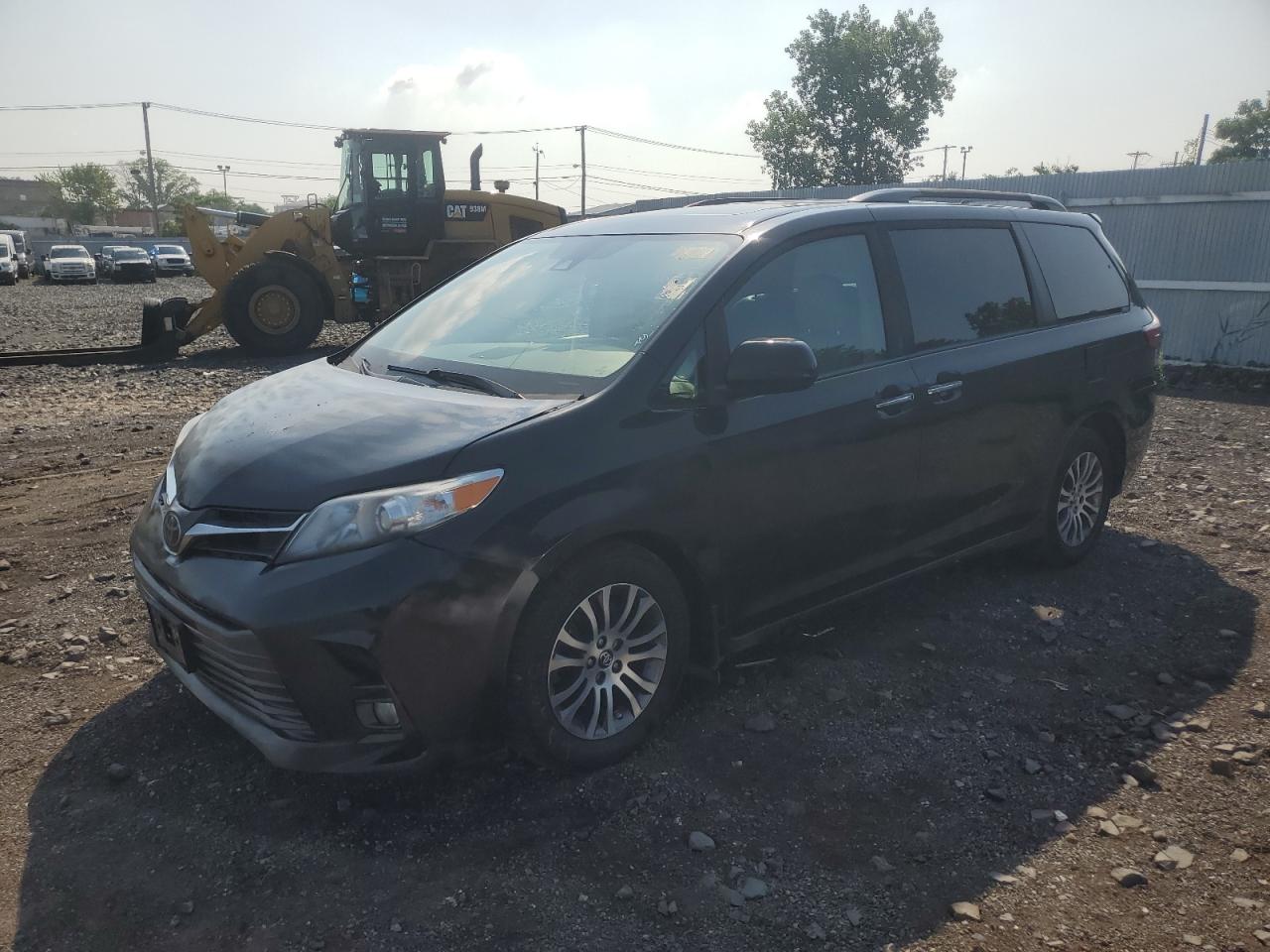 2018 Toyota Sienna XLE Auto Access Seat, VIN 5TDYZ3DC2JS943861 — Фото с аукциона 1 of 13