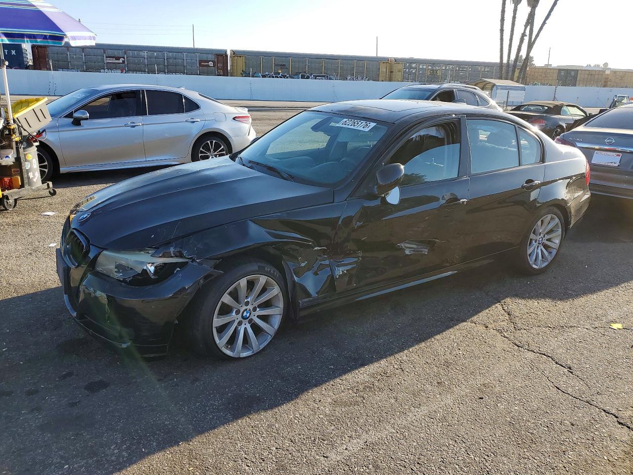 2011 BMW 3 Series 328i, VIN WBAPH5G56BNM76889 — Side