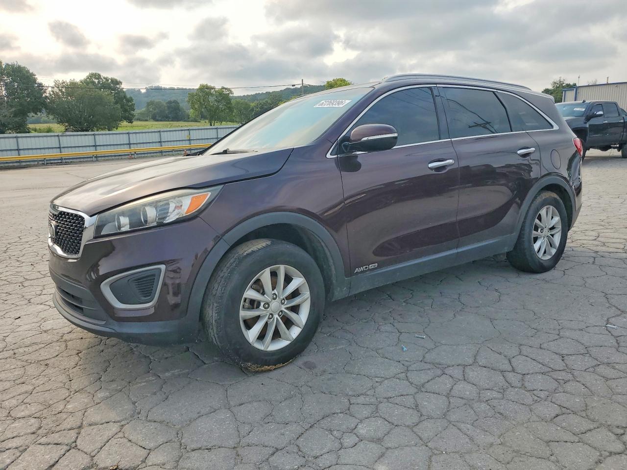 2016 Kia Sorento LX, VIN 5XYPGDA5XGG038741 — Minor dents and scratches