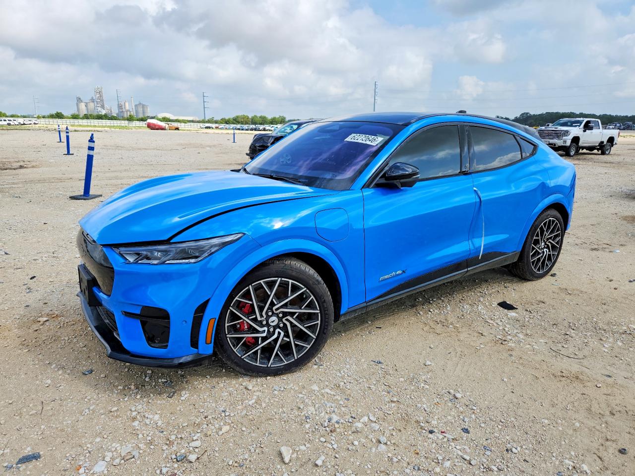 2022 Ford Mustang Mach-E GT, VIN 3FMTK4SX0NMA19477 — Side