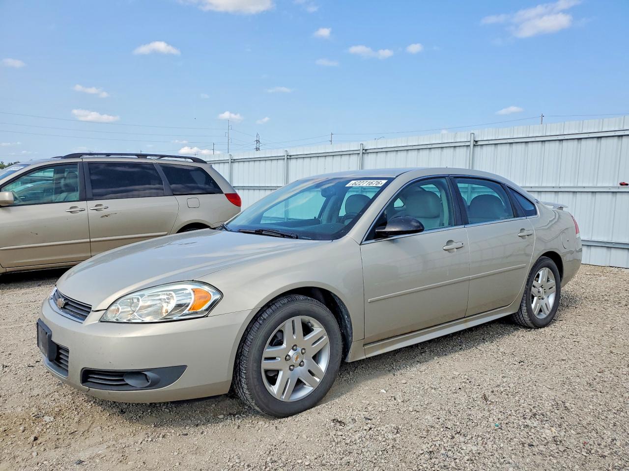 2011 Chevrolet Impala LT Retail, VIN 2G1WB5EK8B1300560 — Бок