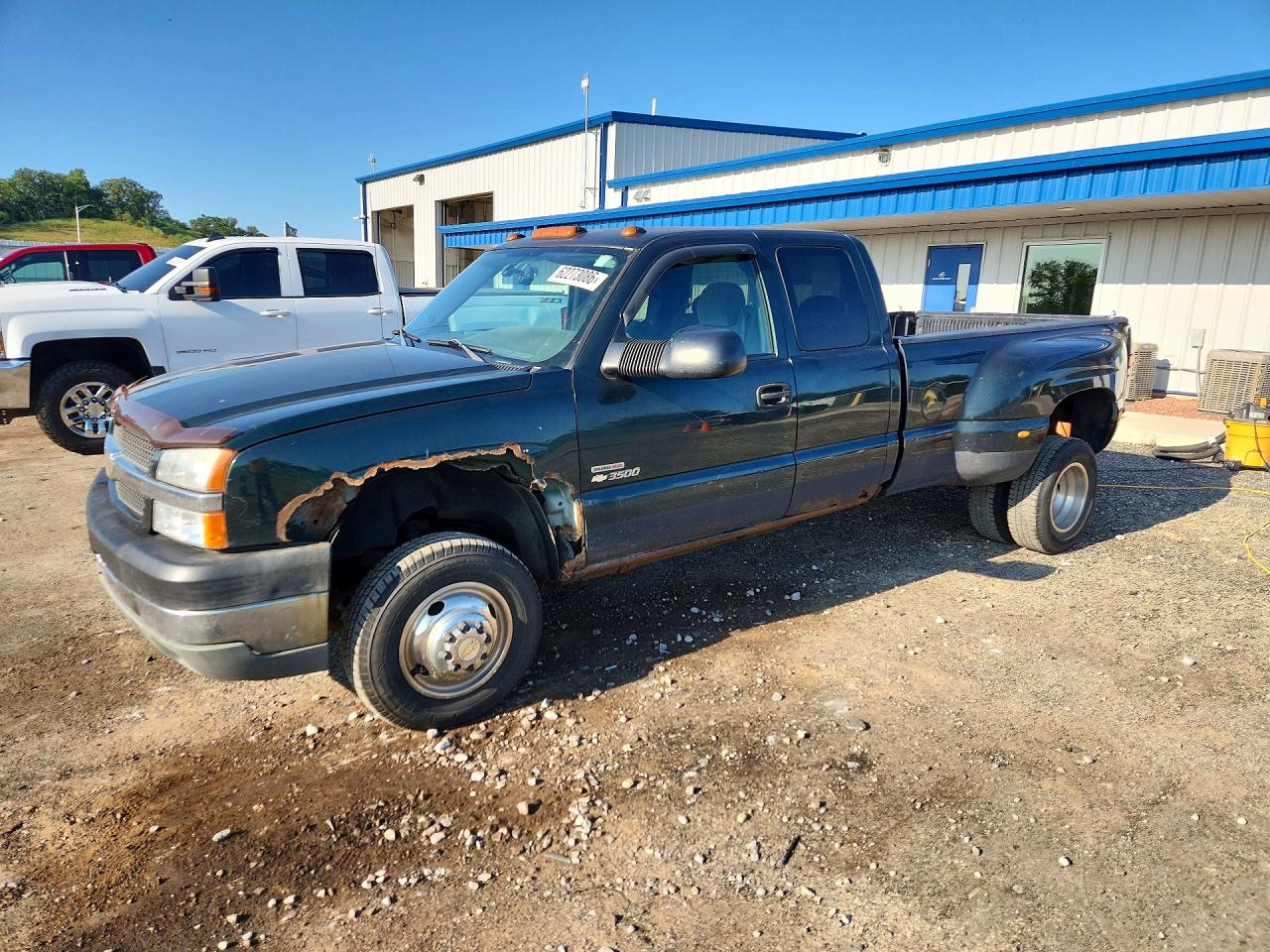 2003 Chevrolet Silverado 3500 LS, VIN 1GCJK39183E243137 — Side