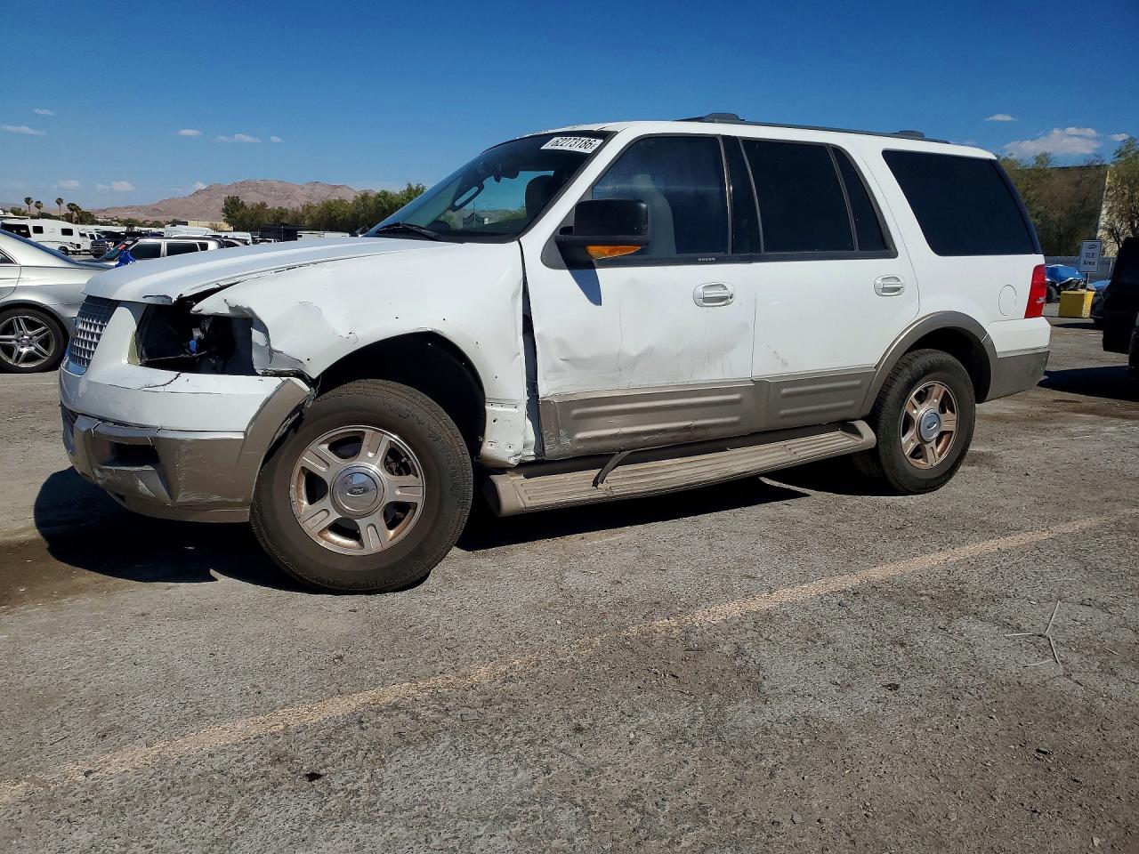 2004 Ford Expedition Eddie Bauer, VIN 1FMPU17L24LB18429 — Бок