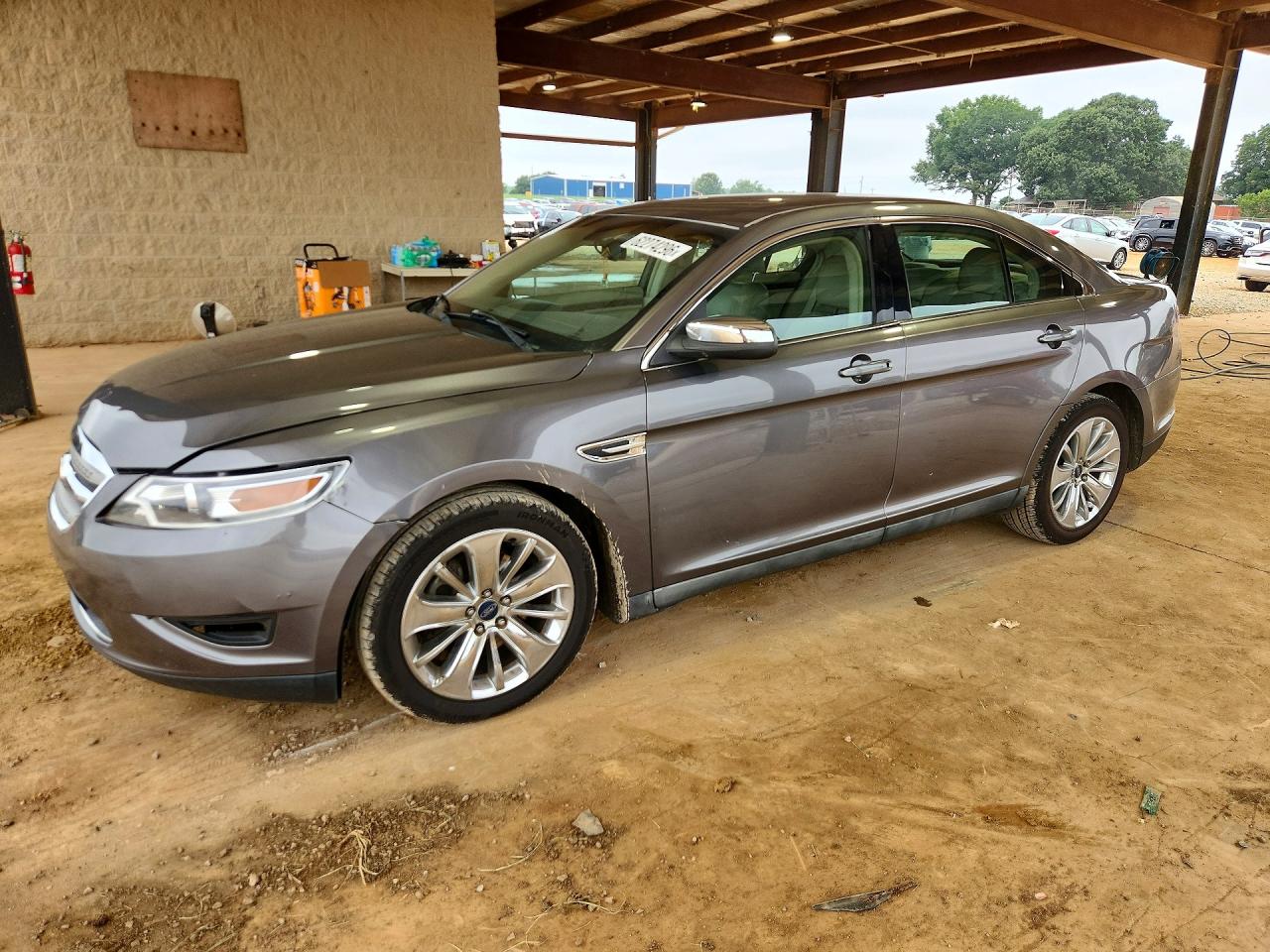 2011 Ford Taurus Limited, VIN 1FAHP2FW8BG181273 — Side