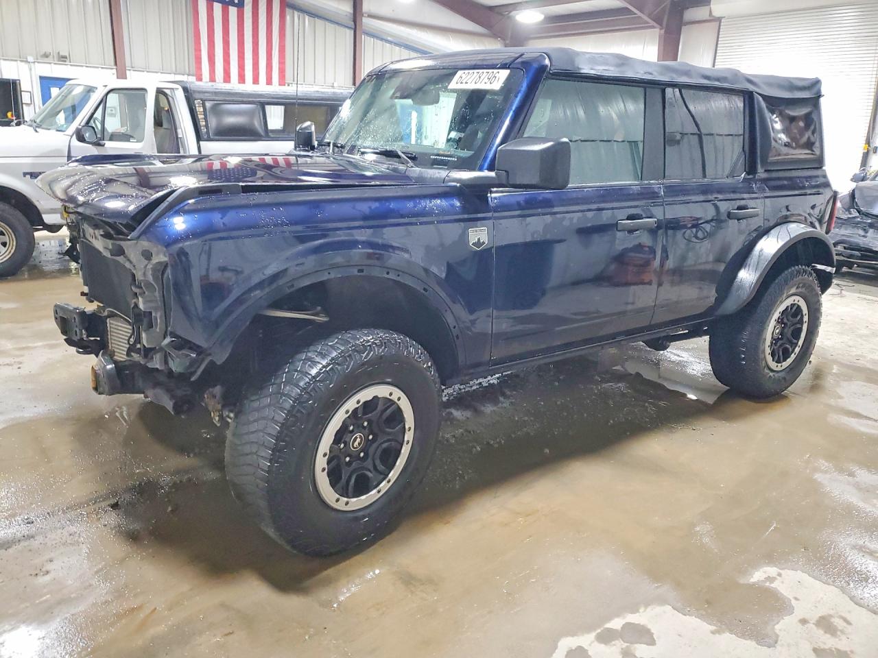 2021 Ford Bronco, VIN 1FMDE5DH4MLA67233 — Front end