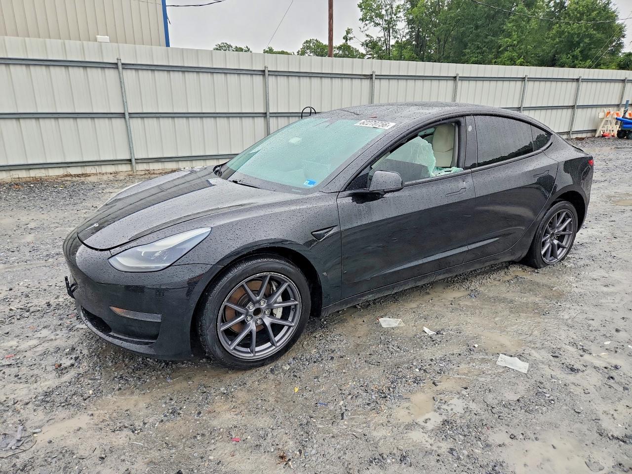 2021 Tesla Model 3 Standard Range Plus, VIN 5YJ3E1EA2MF915994 — Vandalism