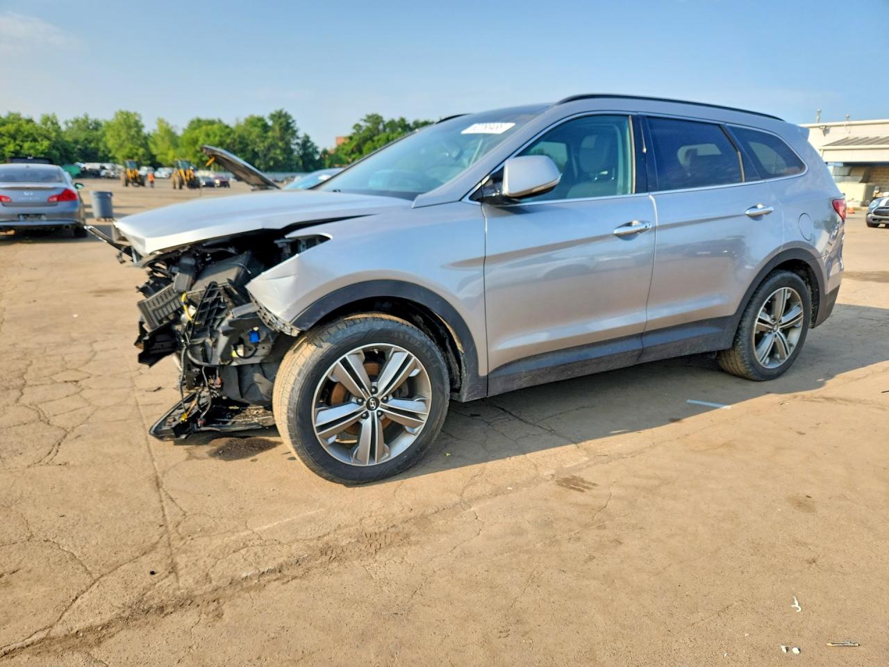 2015 Hyundai Santa Fe GLS, VIN KM8SRDHF9FU096626 — Перед