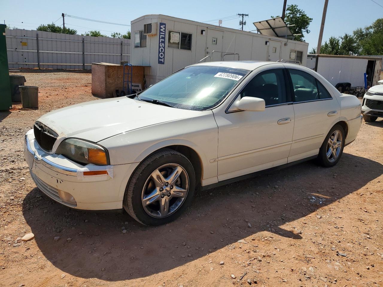 2001 Lincoln LS, VIN 1LNHM87A71Y722004 — Перед