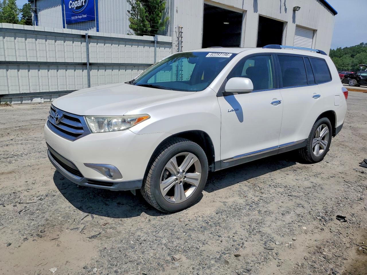 2013 Toyota Highlander Limited, VIN 5TDDK3EH8DS211008 — Minor dents and scratches