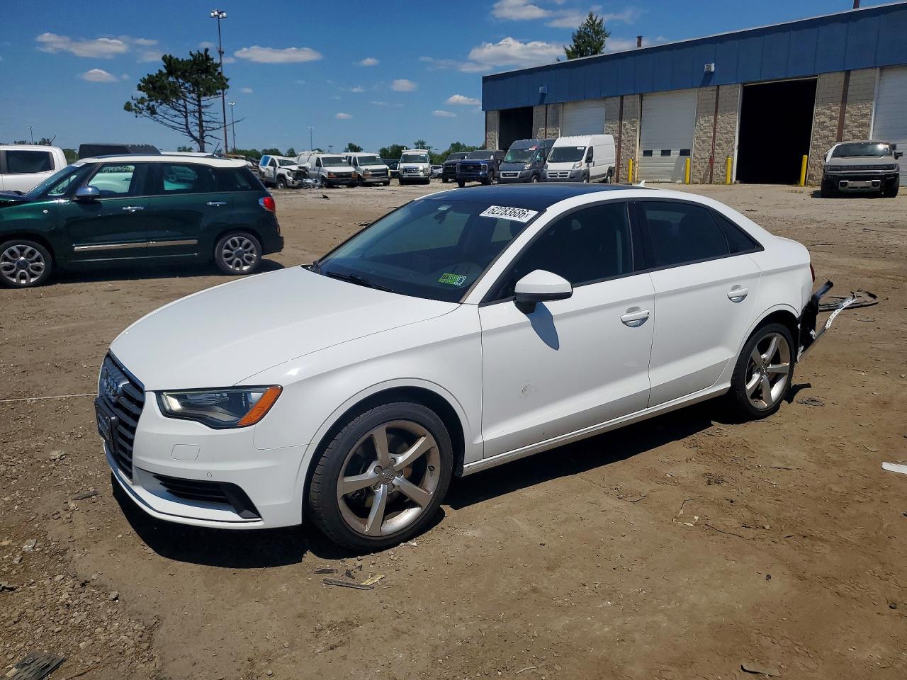 2016 Audi A3 Premium, VIN WAUB8GFF8G1083586 — Зад