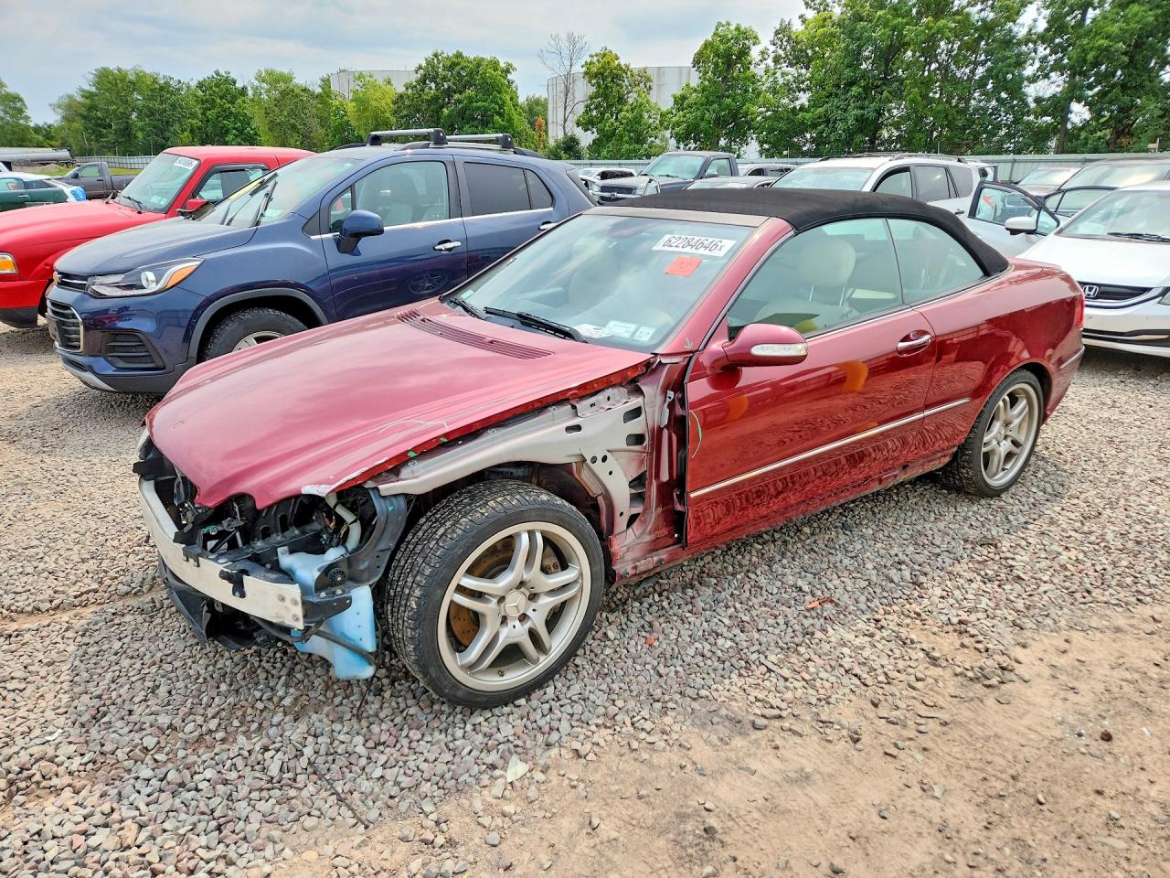 2009 Mercedes-Benz CLK 550, VIN WDBTK72F69T102530 — Front end