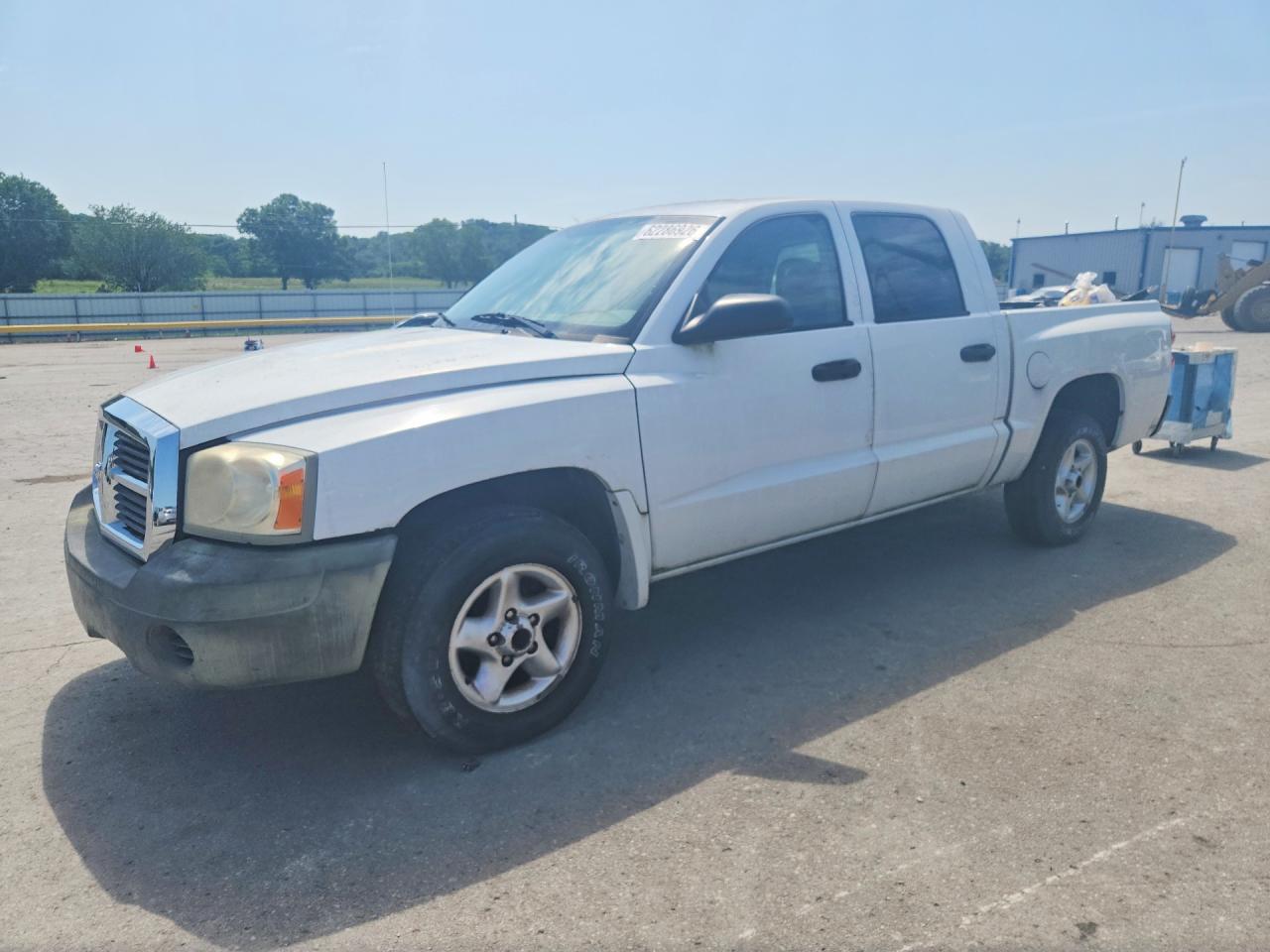 2005 Dodge Dakota ST, VIN 1D7HE28K05S193550 — Minor dents and scratches