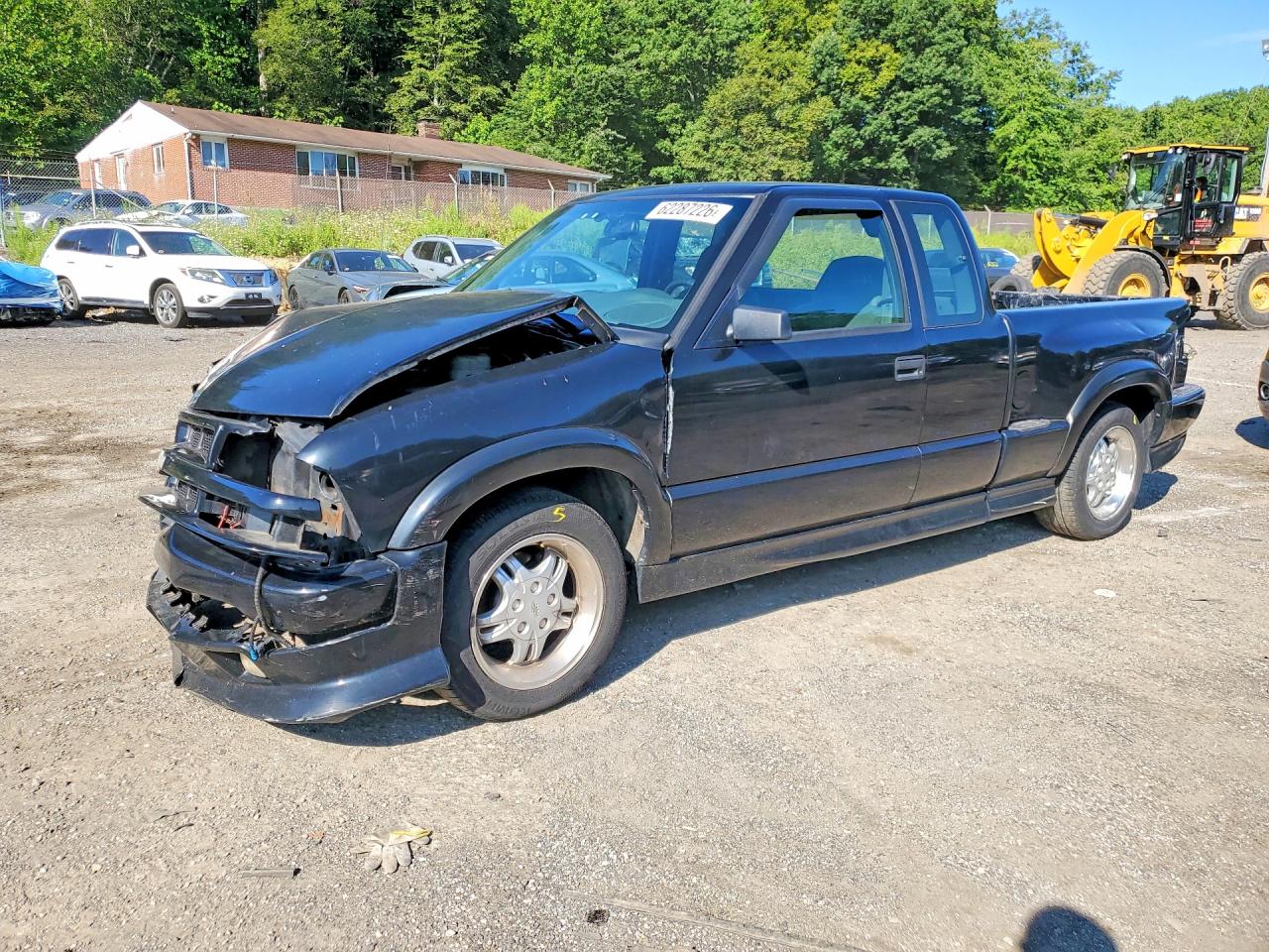 2001 Chevrolet S-10 LS, VIN 1GCCS195018174634 — Перед