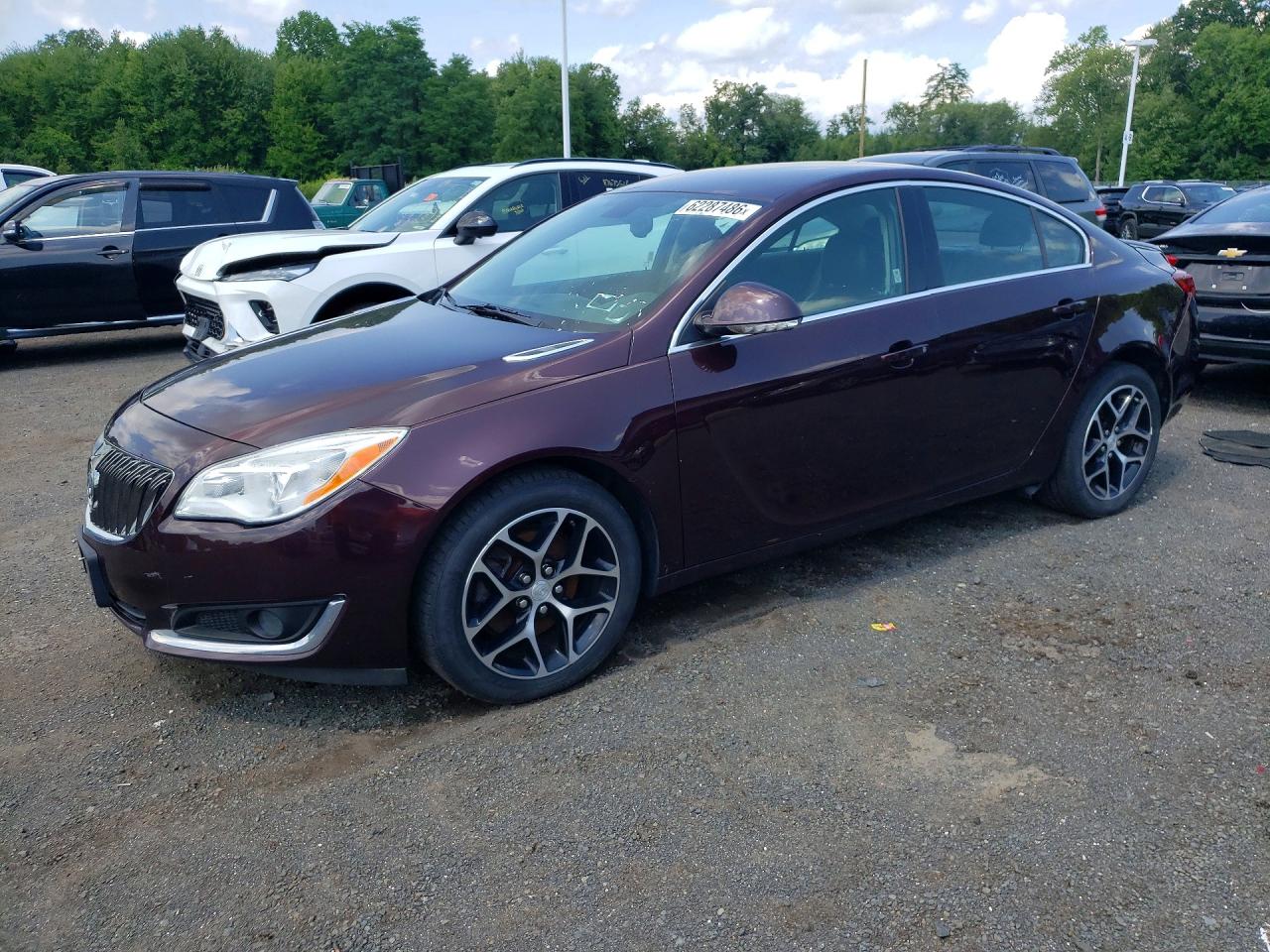 2017 Buick Regal Sport Touring, VIN 2G4GL5EXXH9117073 — Rear end