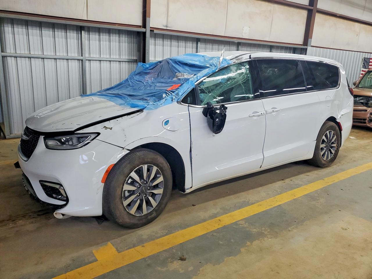 2025 Chrysler Pacifica Hybrid Select, VIN 2C4RC1S78SR565524 — Опрокидывание