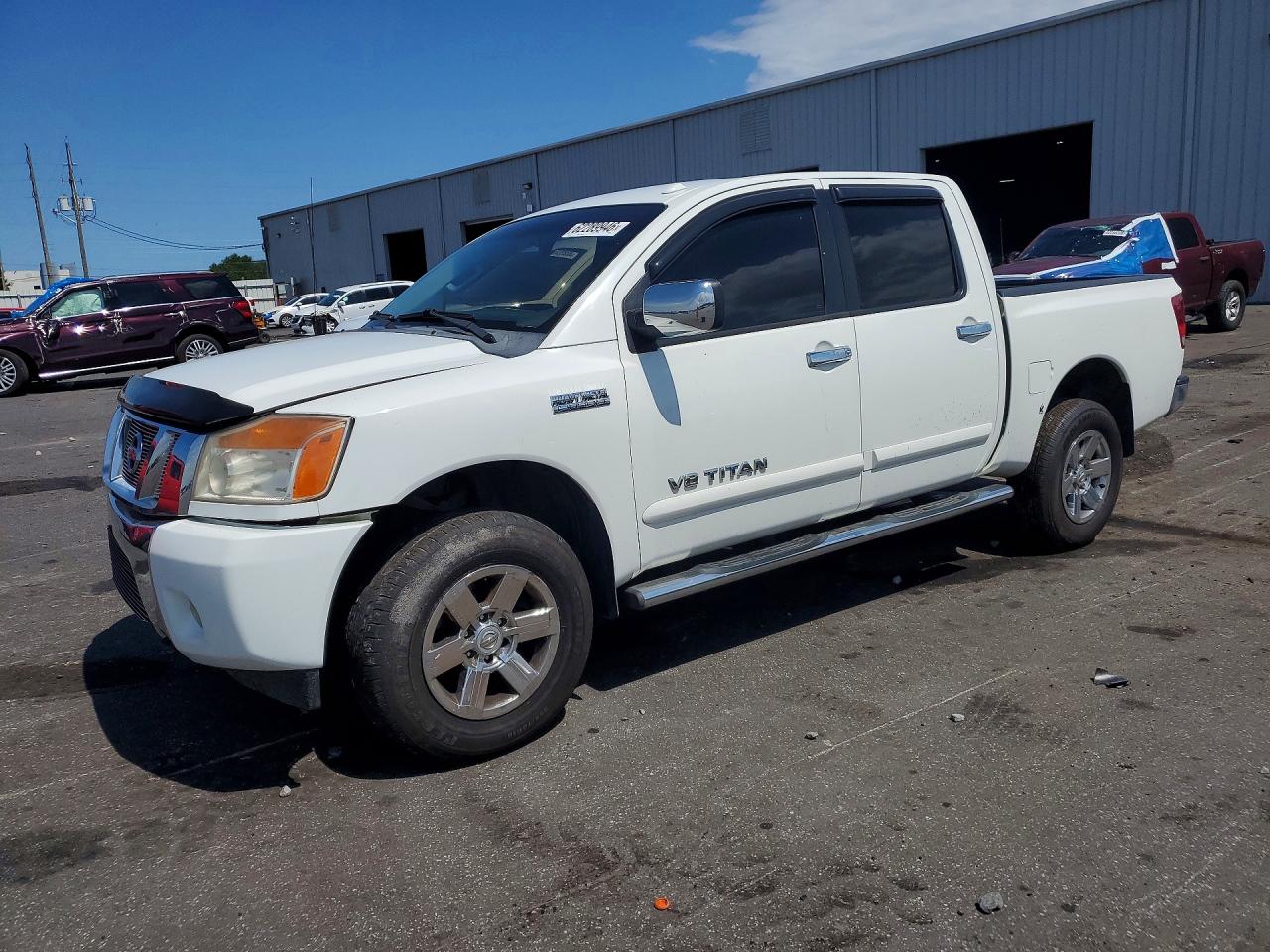 2014 Nissan Titan SV, VIN 1N6BA0ED3EN504387 — Front end