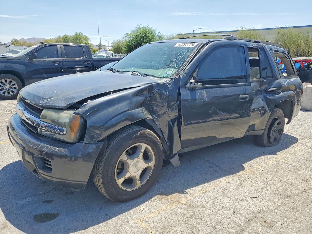 2007 Chevrolet TrailBlazer LT, VIN 1GNDS13S372110934 — Перед