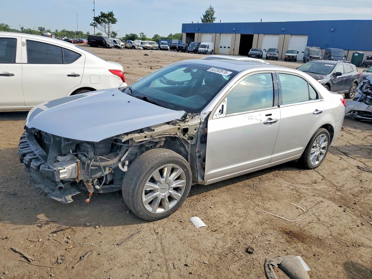2011 Lincoln MKZ, VIN 3LNHL2GC3BR771296 — Front end