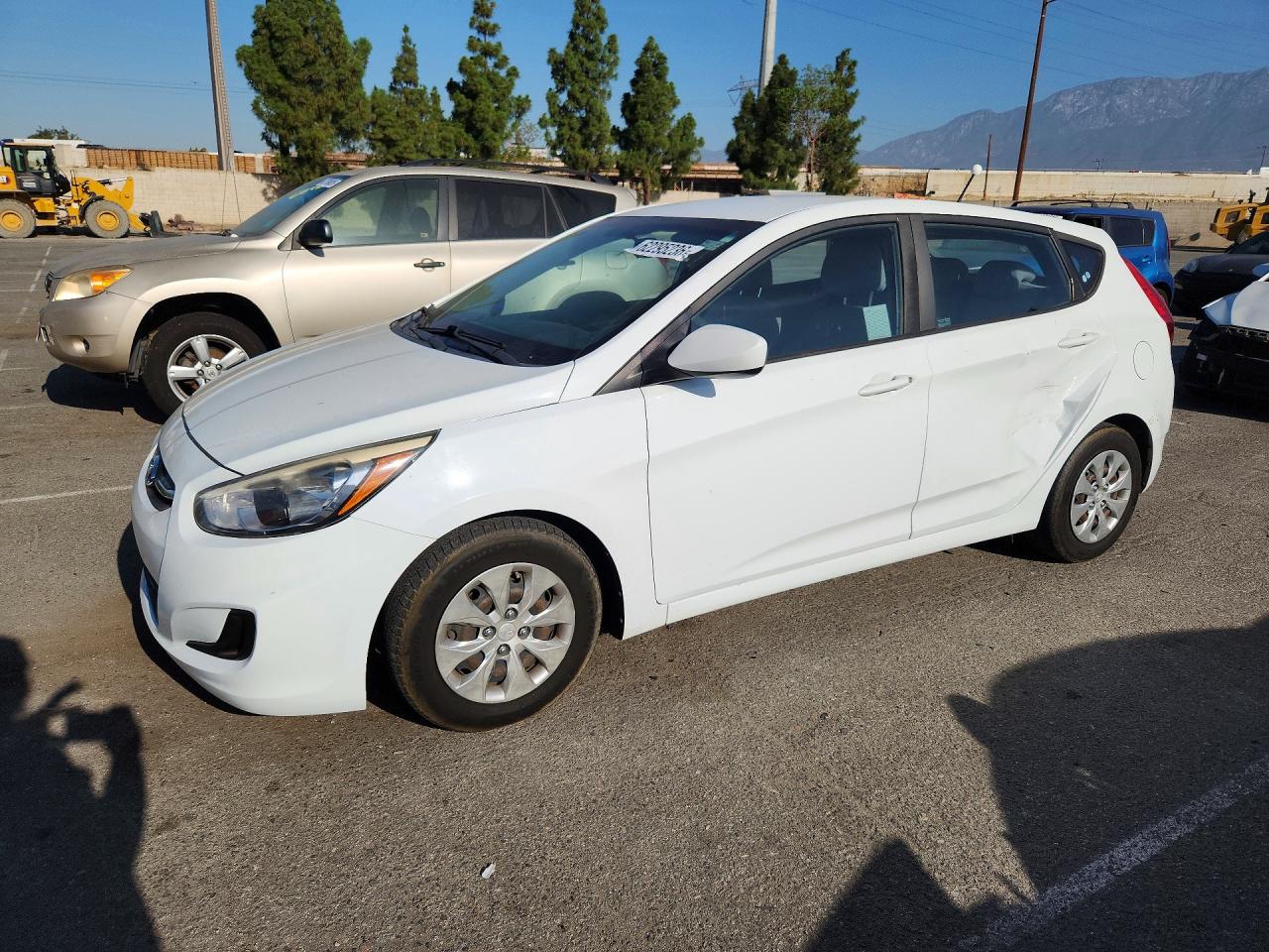 2016 Hyundai Accent SE, VIN KMHCT5AE7GU279473 — Side