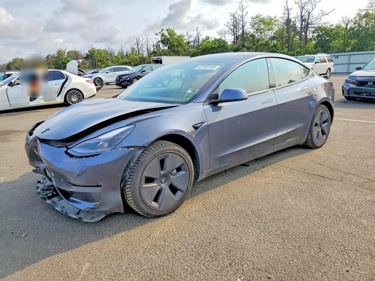 2021 Tesla Model 3 Standard Range Plus, VIN 5YJ3E1EA1MF923276 — Front end