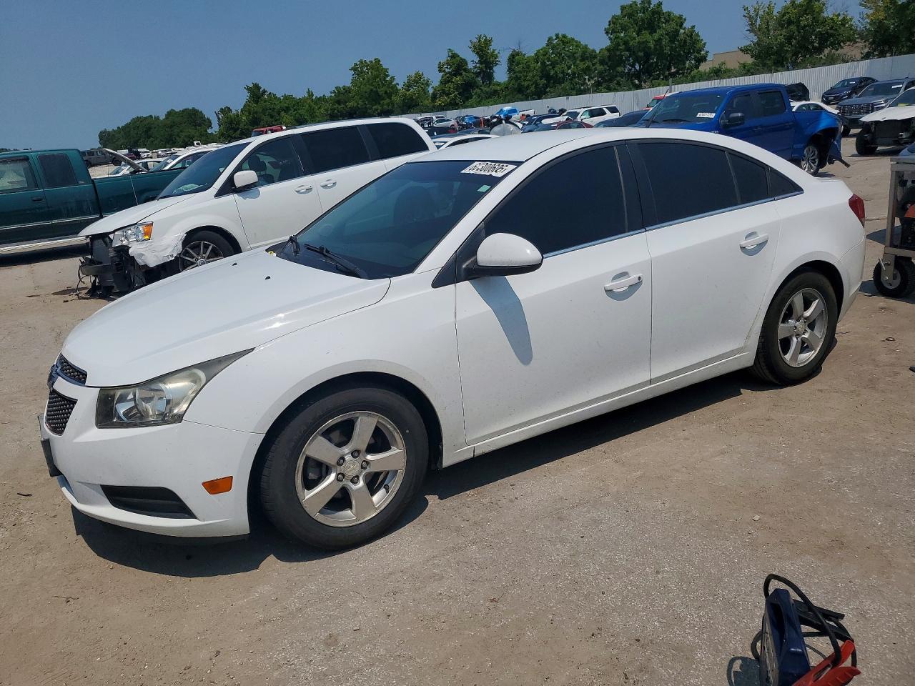 2014 Chevrolet Cruze 1LT, VIN 1G1PC5SB9E7122106 — Мелкие вмятины и царапины