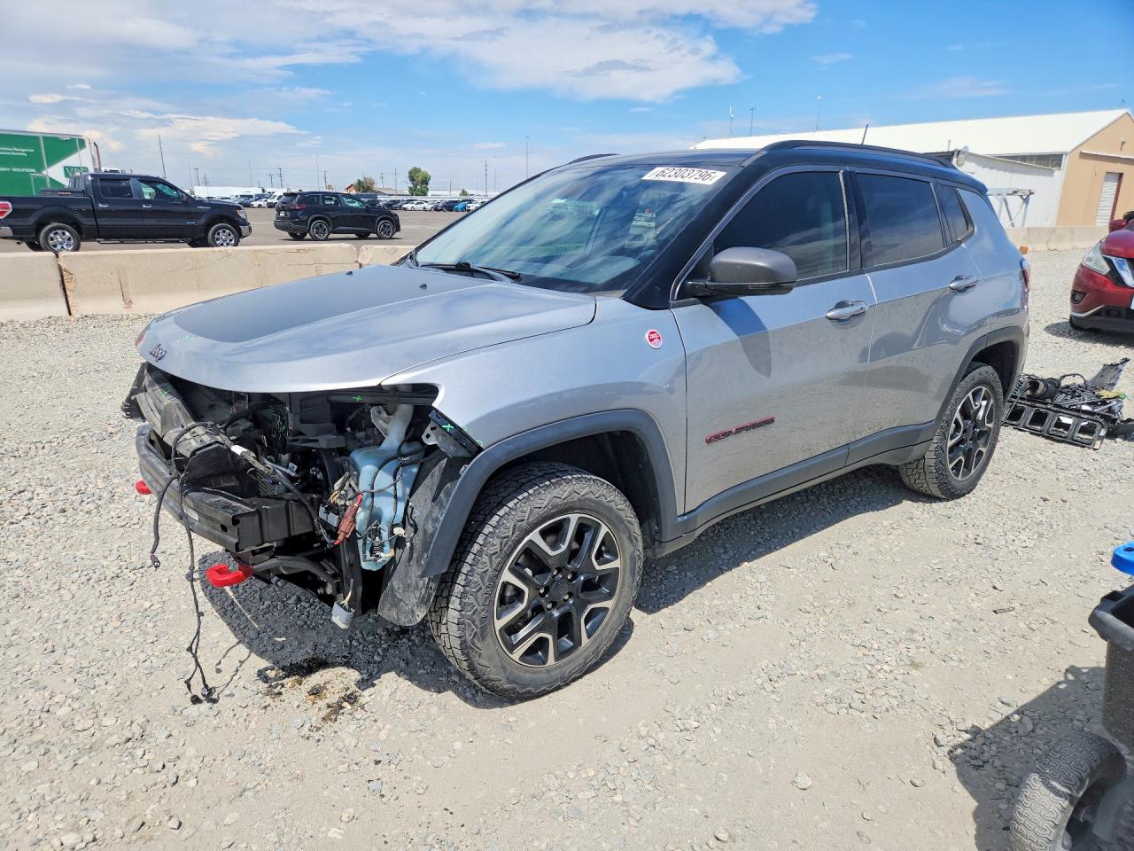 2019 Jeep Compass Trailhawk, VIN 3C4NJDDB2KT790395 — Перед