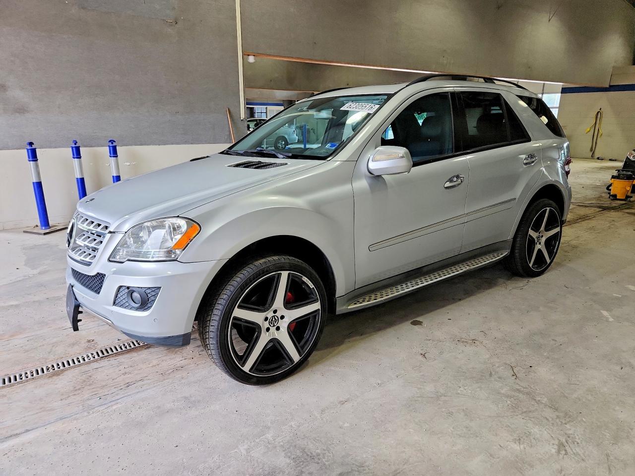 2009 Mercedes-Benz M 350, VIN 4JGBB86E29A461739 — Undercarriage