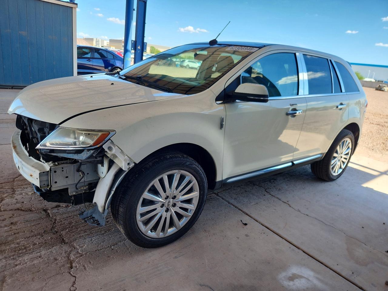 2012 Lincoln MKX, VIN 2LMDJ6JK6CBL12439 — Перед
