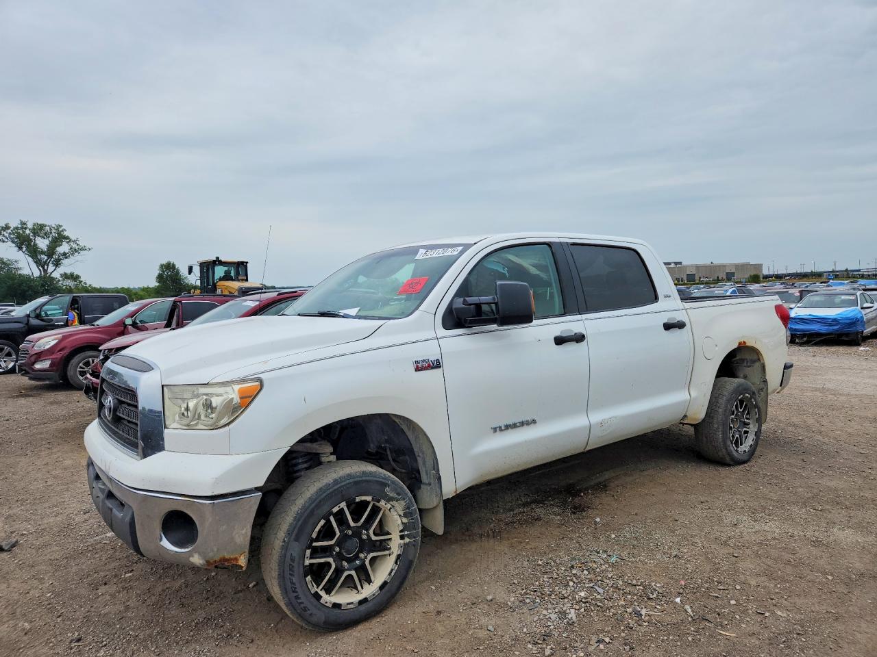 2007 Toyota Tundra SR5, VIN 5TBDV54187S472188 — Перед