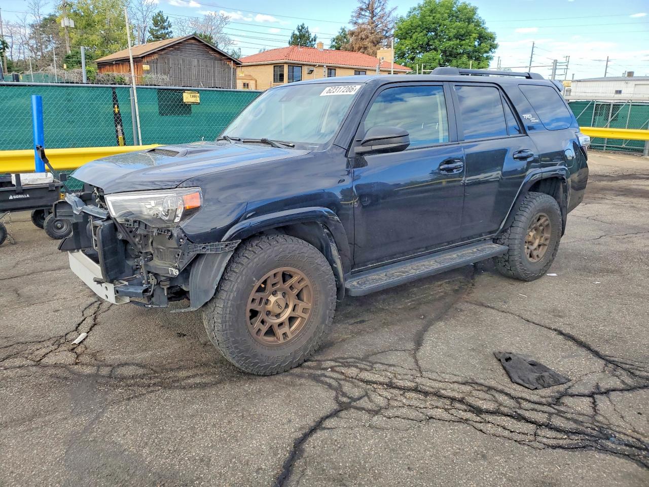 2022 Toyota 4Runner TRD Off Road, VIN JTEPU5JR9N6009857 — Front end
