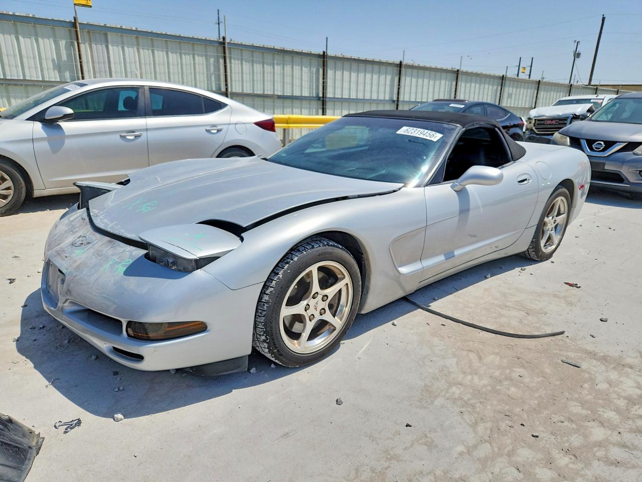 2000 Chevrolet Corvette, VIN 1G1YY32G8Y5122216 — Front end