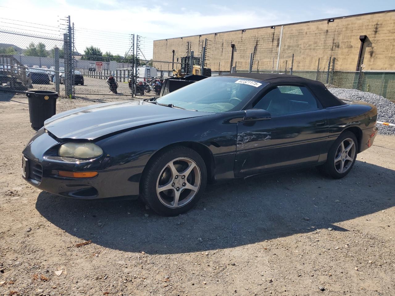 2000 Chevrolet Camaro, VIN 2G1FP32KXY2102706 — Front end