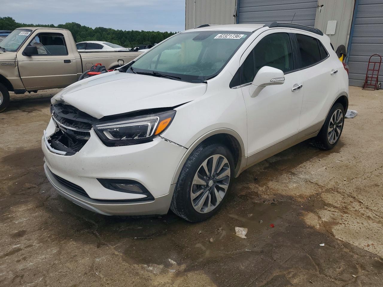 2019 Buick Encore Essence, VIN KL4CJCSM0KB831379 — Перед