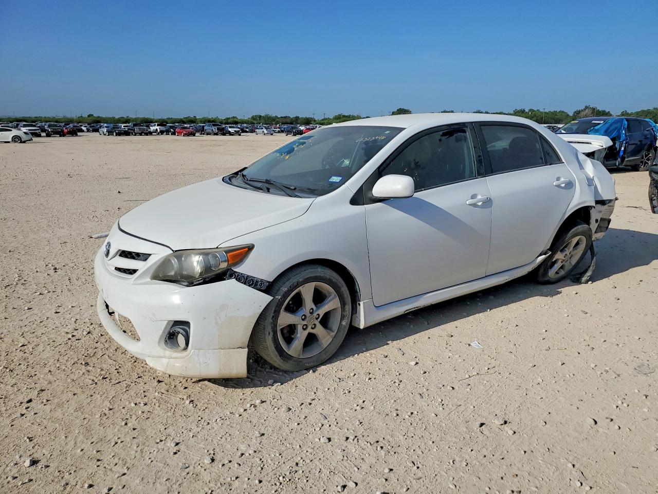 2011 Toyota Corolla LE, VIN 2T1BU4EE5BC595459 — Front end