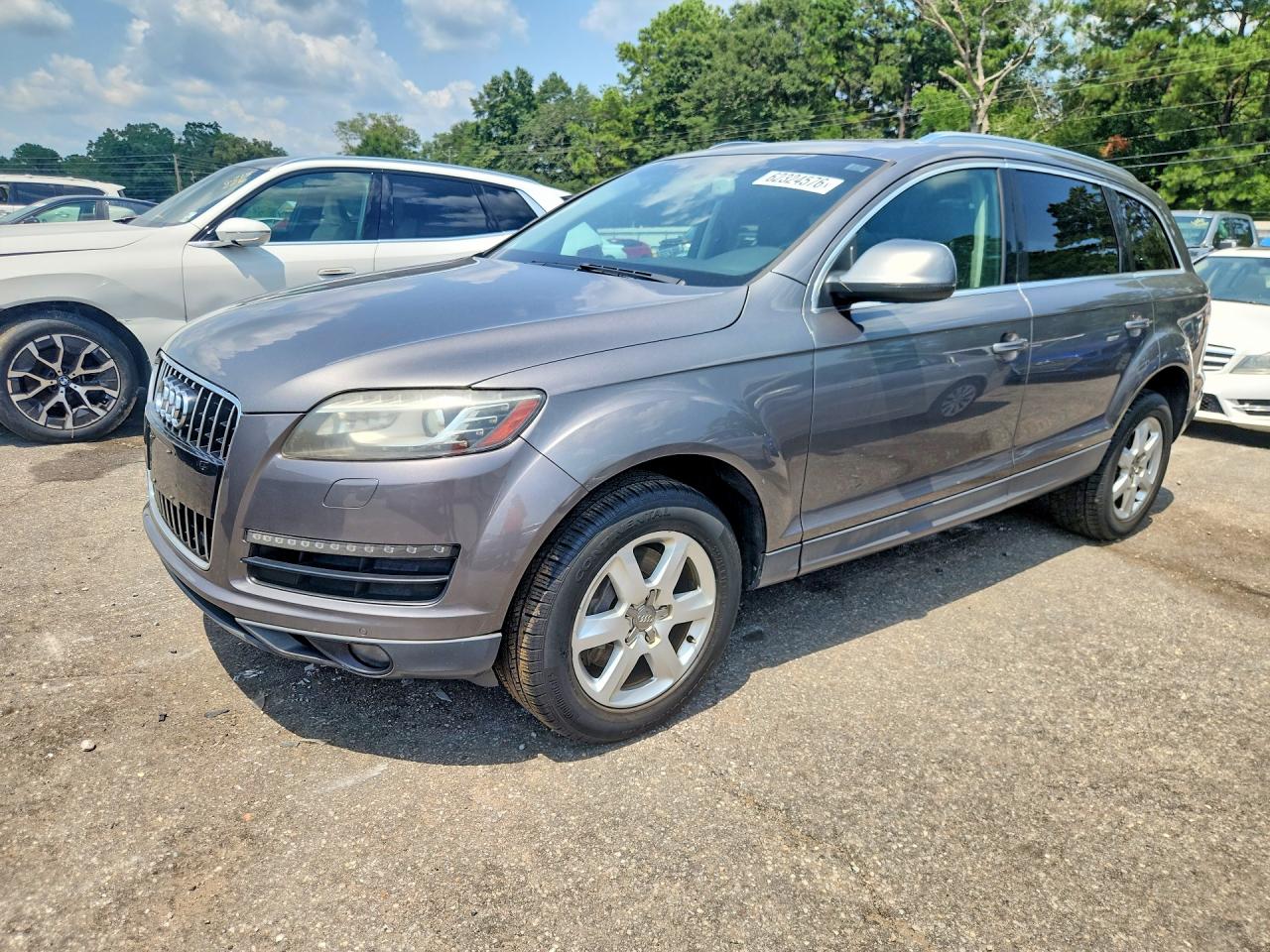 2010 Audi Q7 Premium Plus, VIN WA1LYAFE8AD000721 — Minor dents and scratches
