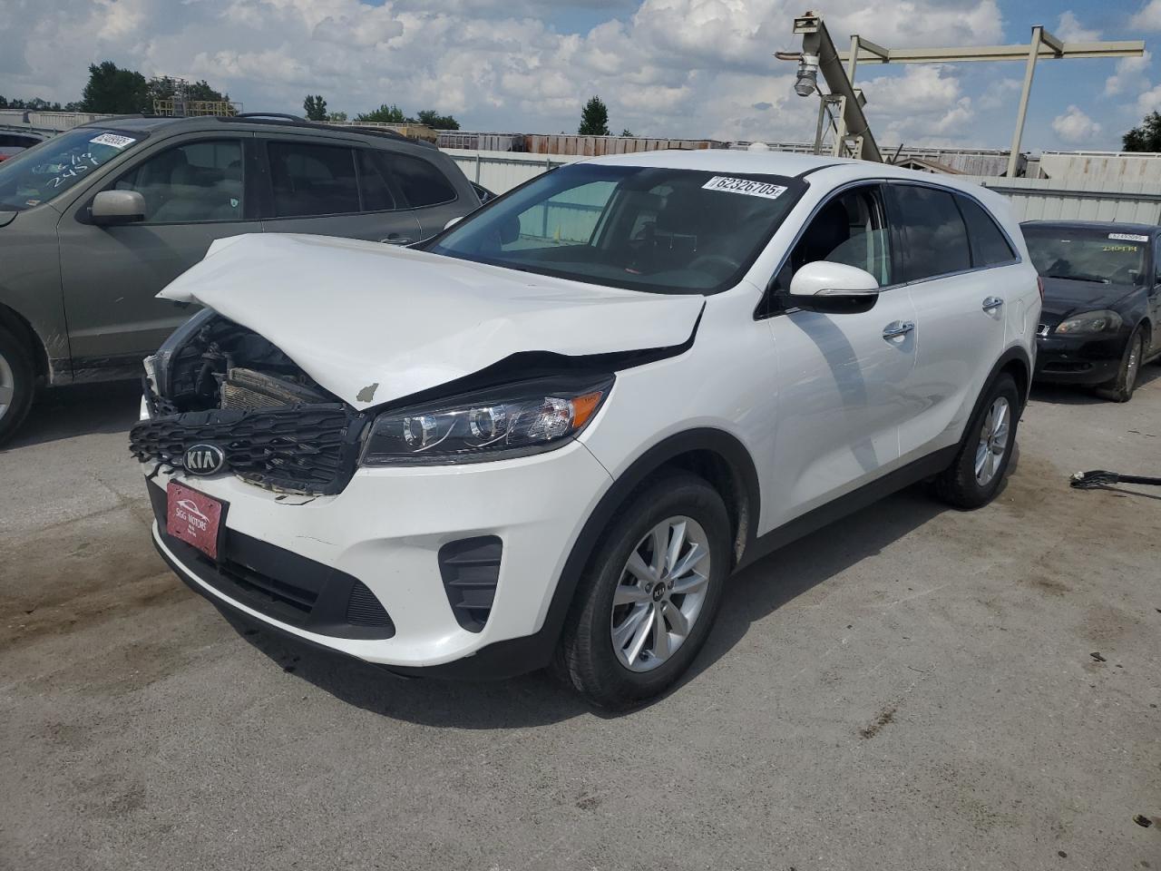 2019 Kia Sorento LX, VIN 5XYPG4A59KG555036 — Front end